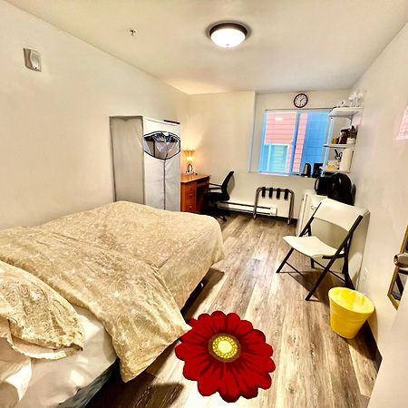 Micro Studio Apartment 10 Minutes Walk To University Of Washington سياتل المظهر الخارجي الصورة